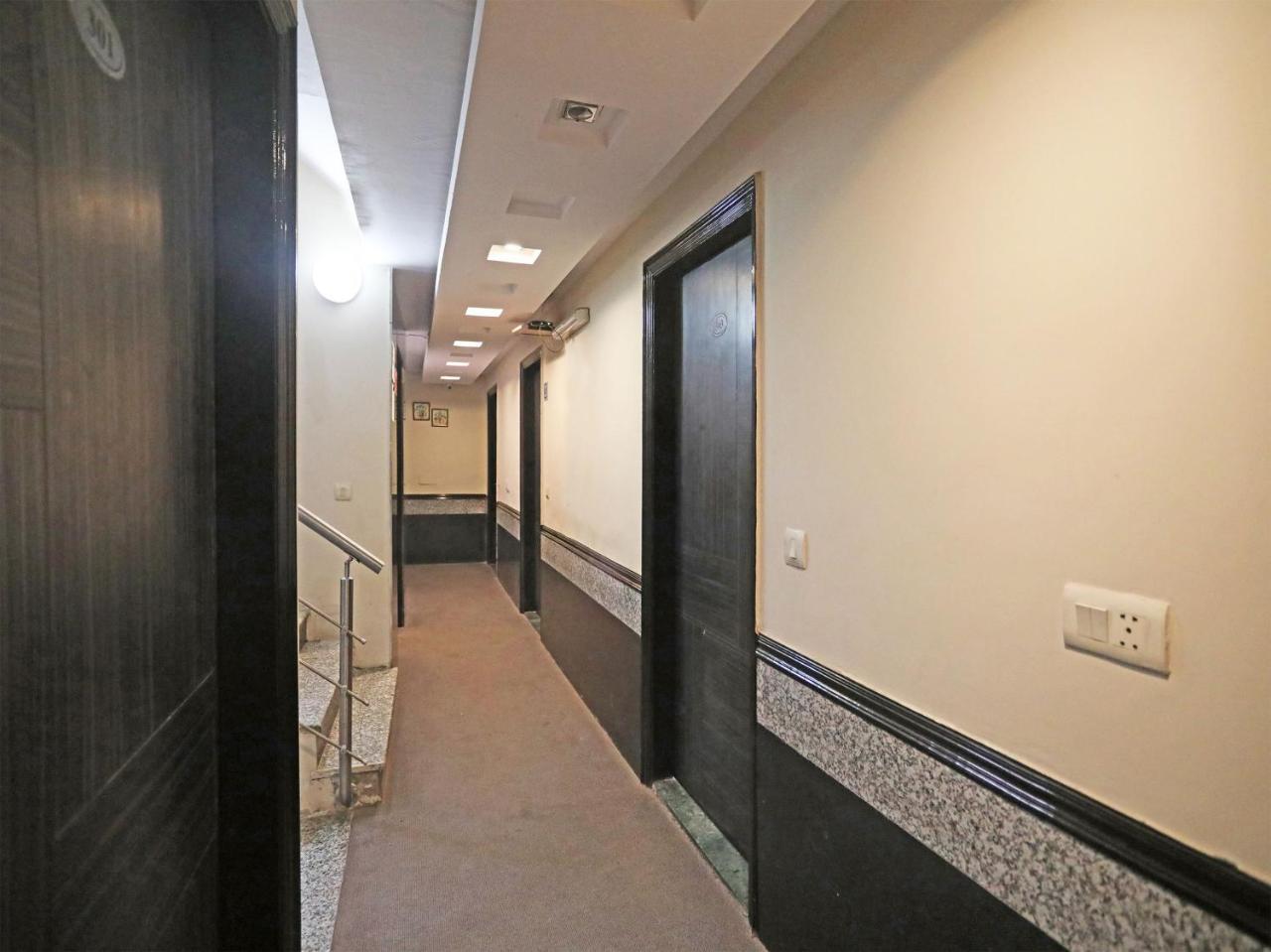 Hotel Balsons Continental Új-Delhi Kültér fotó