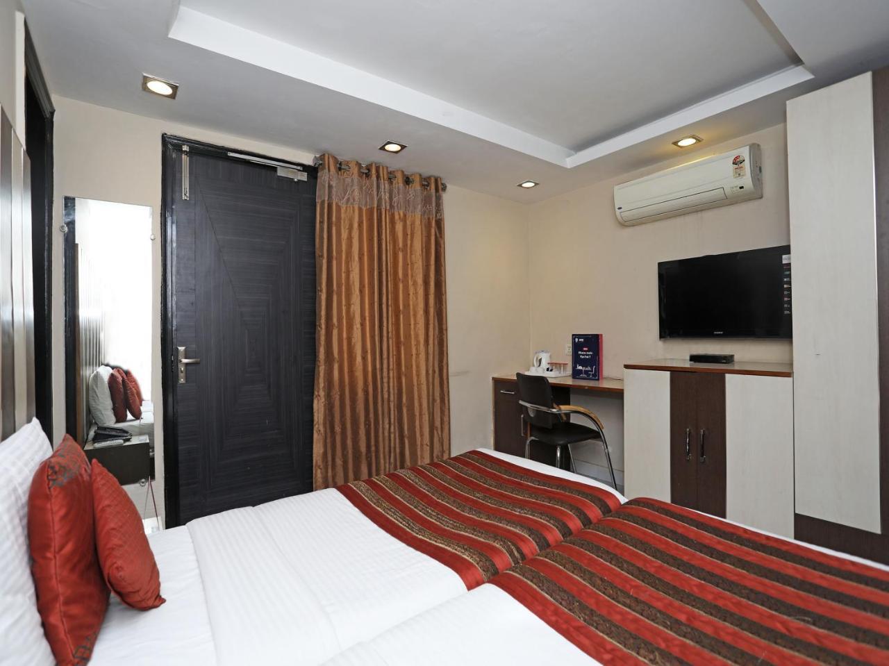 Hotel Balsons Continental Új-Delhi Kültér fotó