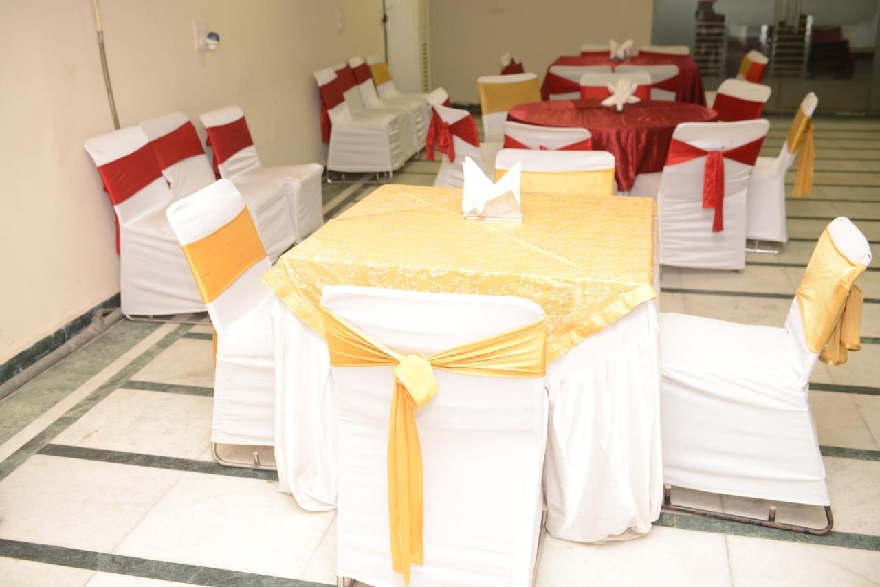 Hotel Balsons Continental Új-Delhi Kültér fotó