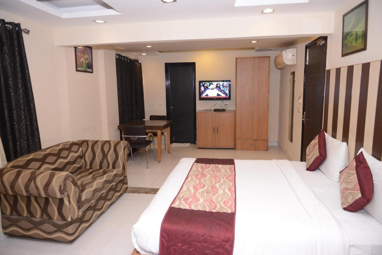 Hotel Balsons Continental Új-Delhi Kültér fotó