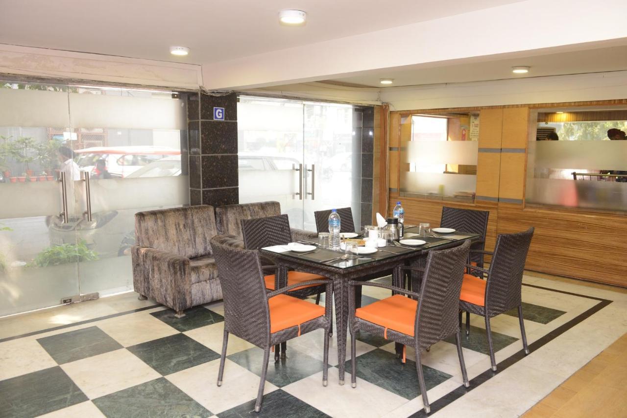 Hotel Balsons Continental Új-Delhi Kültér fotó