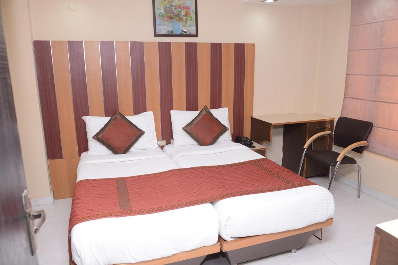 Hotel Balsons Continental Új-Delhi Kültér fotó