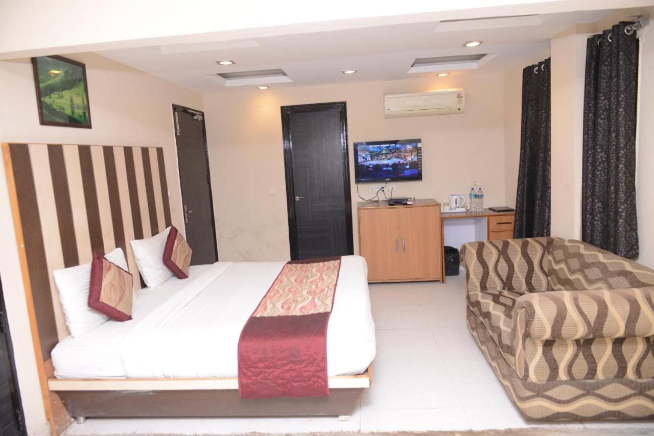 Hotel Balsons Continental Új-Delhi Kültér fotó