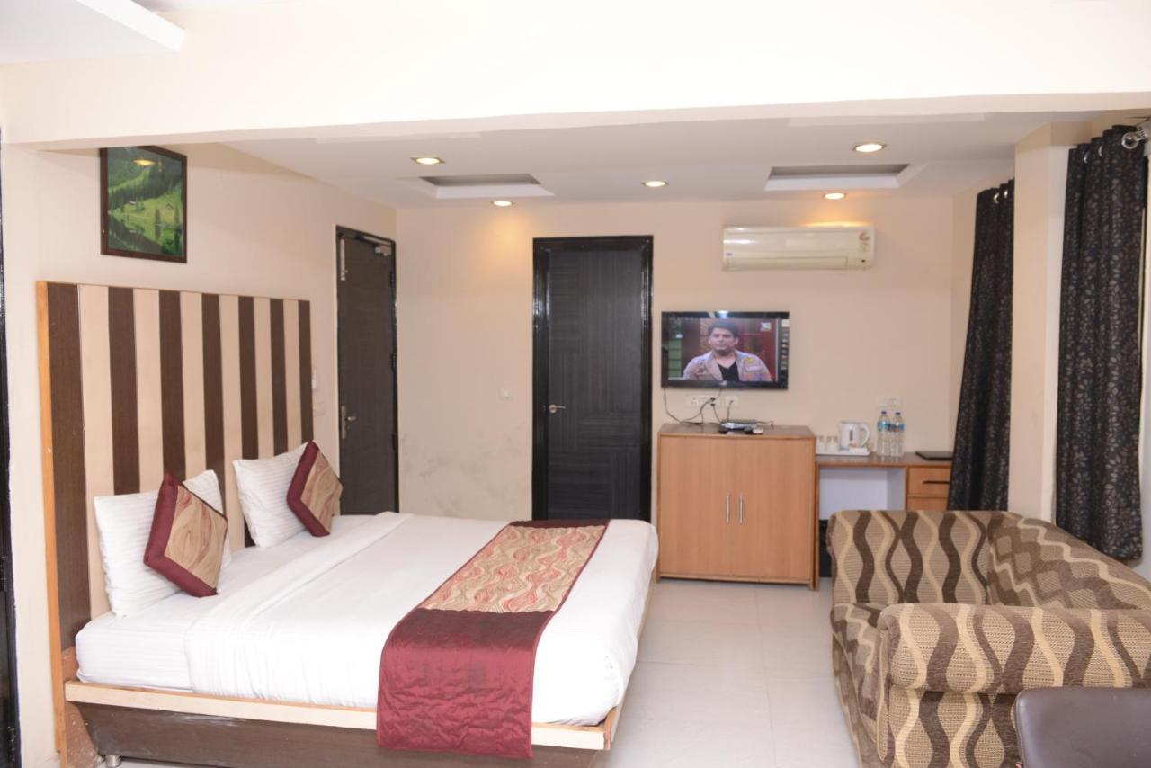 Hotel Balsons Continental Új-Delhi Kültér fotó